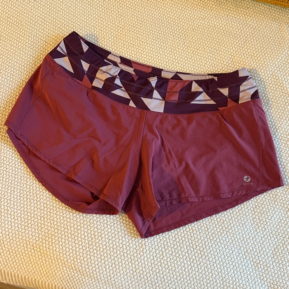 Oiselle Roga Maroon Geometric Athletic Shorts